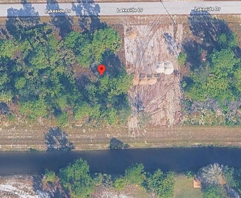 962 Lakeside Dr., Lehigh Acres, FL 33974