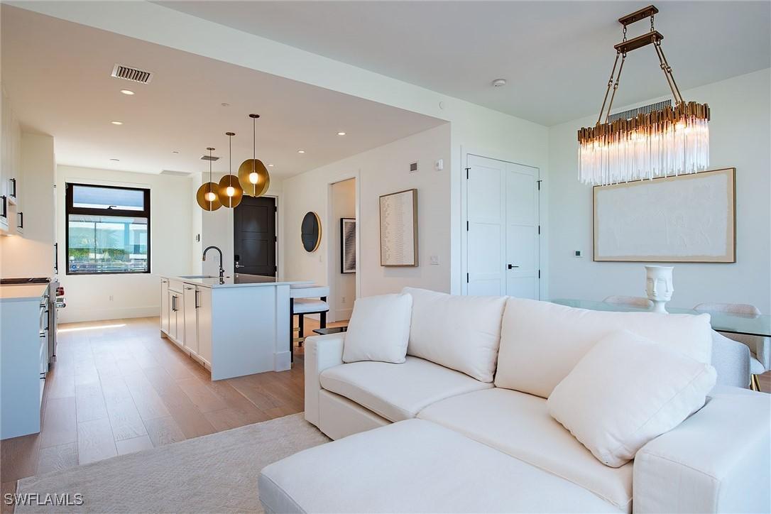 850 Central Ave. #304, Naples, FL 34102