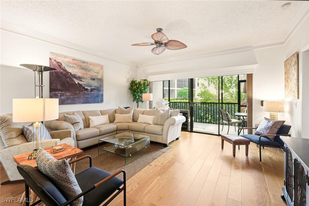 571 E Serendipity Dr., Naples, FL 34108