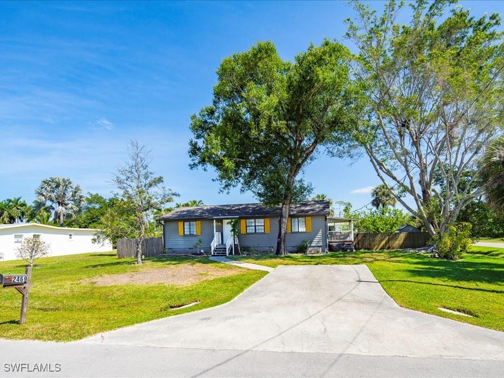 2469 Florida Ave., Naples, FL 34112