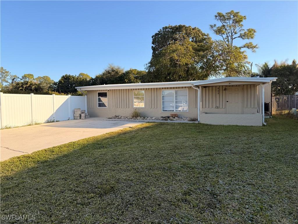 156 4th St., Naples, FL 34113