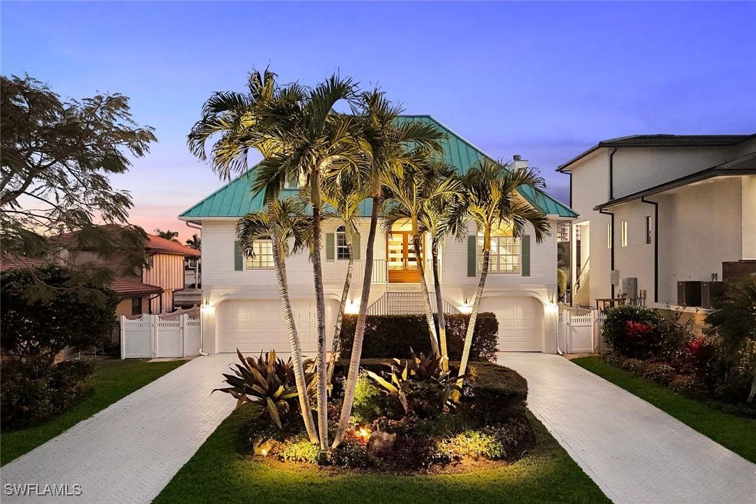 464 Oak Ave., Naples, FL 34108