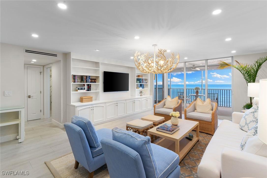 1919 Gulf Shore Blvd. #301, Naples, FL 34102