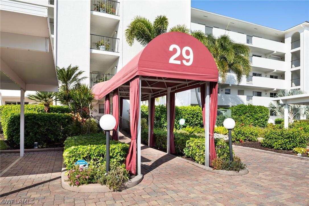 29 High Point Cir. #405, Naples, FL 34103
