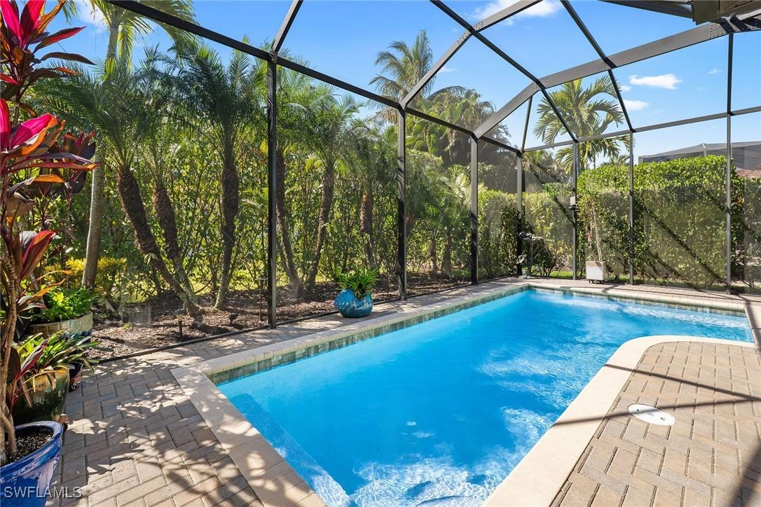 1286 Manado Dr., Naples, FL 34113