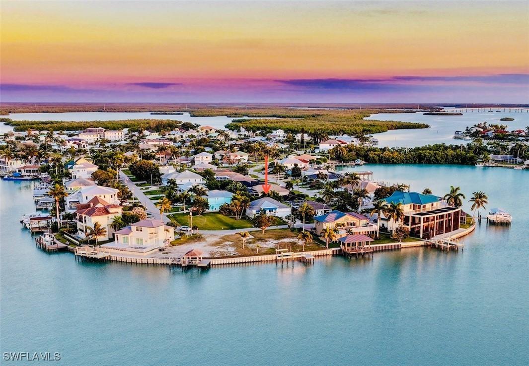 161 Tahiti Cir., Naples, FL 34113