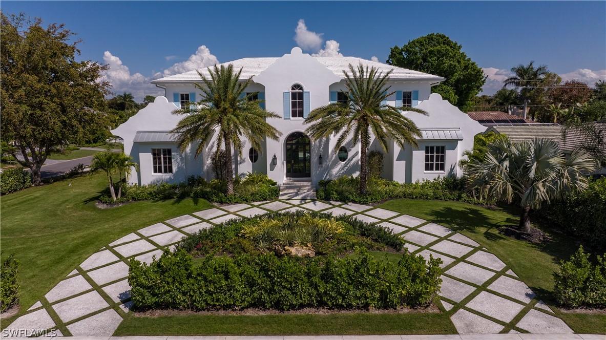 3770 Crayton Rd., Naples, FL 34103