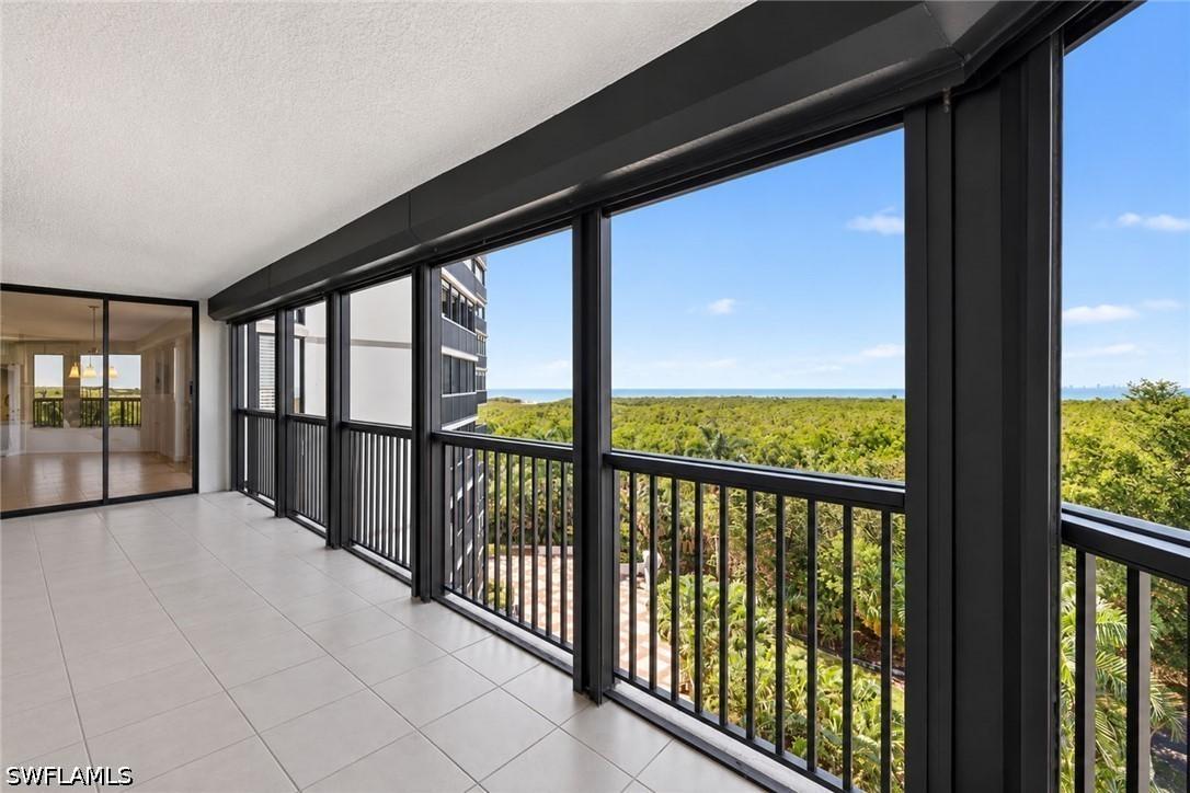 6075 Pelican Bay Blvd. #706, Naples, FL 34108