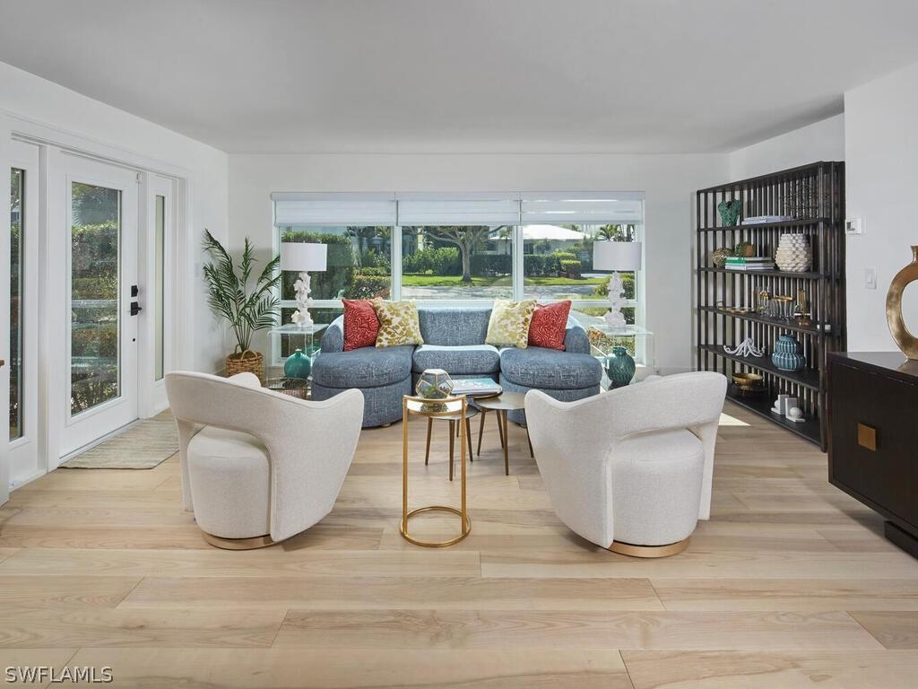 255 2nd Ave. #6, Naples, FL 34102