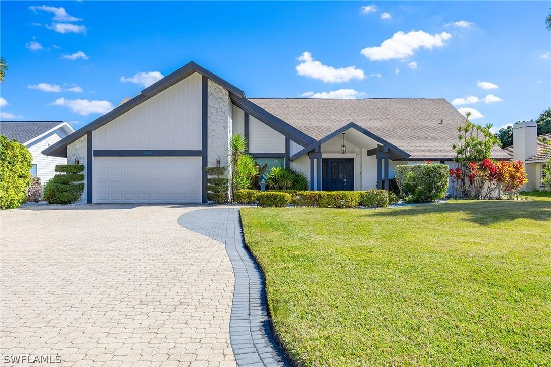 2529 Kings Lake Blvd., Naples, FL 34112