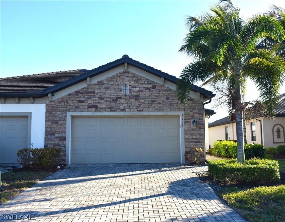 9163 Woodhurst Dr., Naples, FL 34120