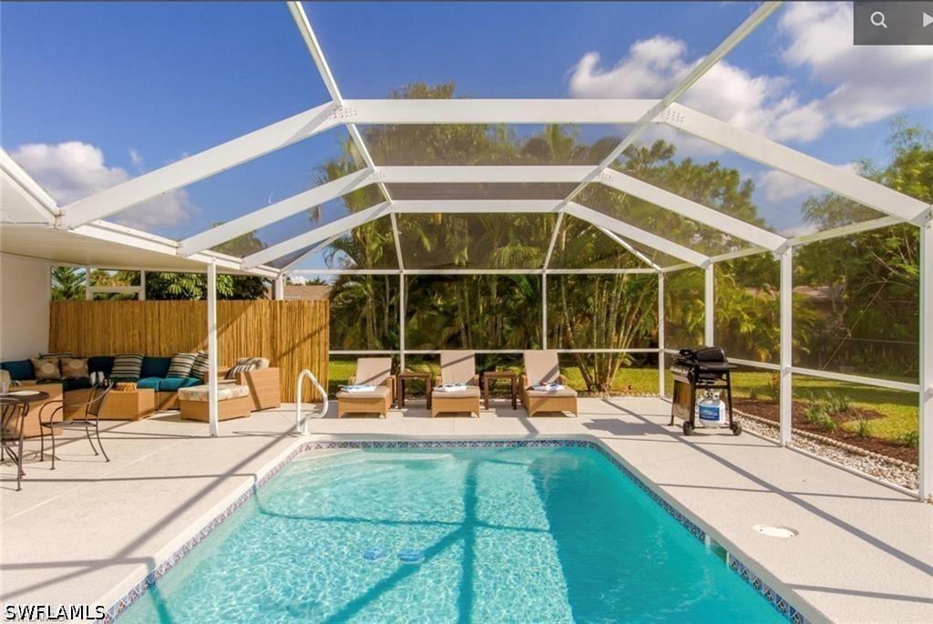 1438 Windsor Ct., Cape Coral, FL 33904