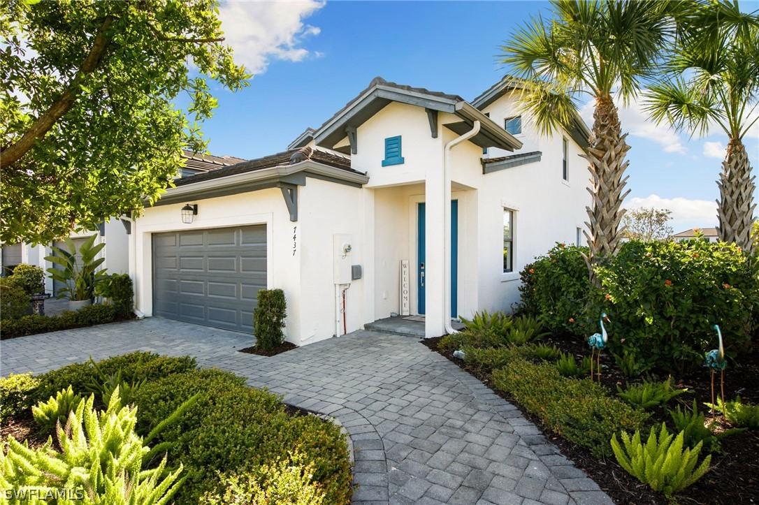 7437 Rockefeller Dr., Naples, FL 34119