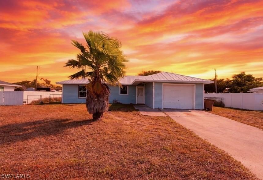 419 NE 16th Pl., Cape Coral, FL 33909