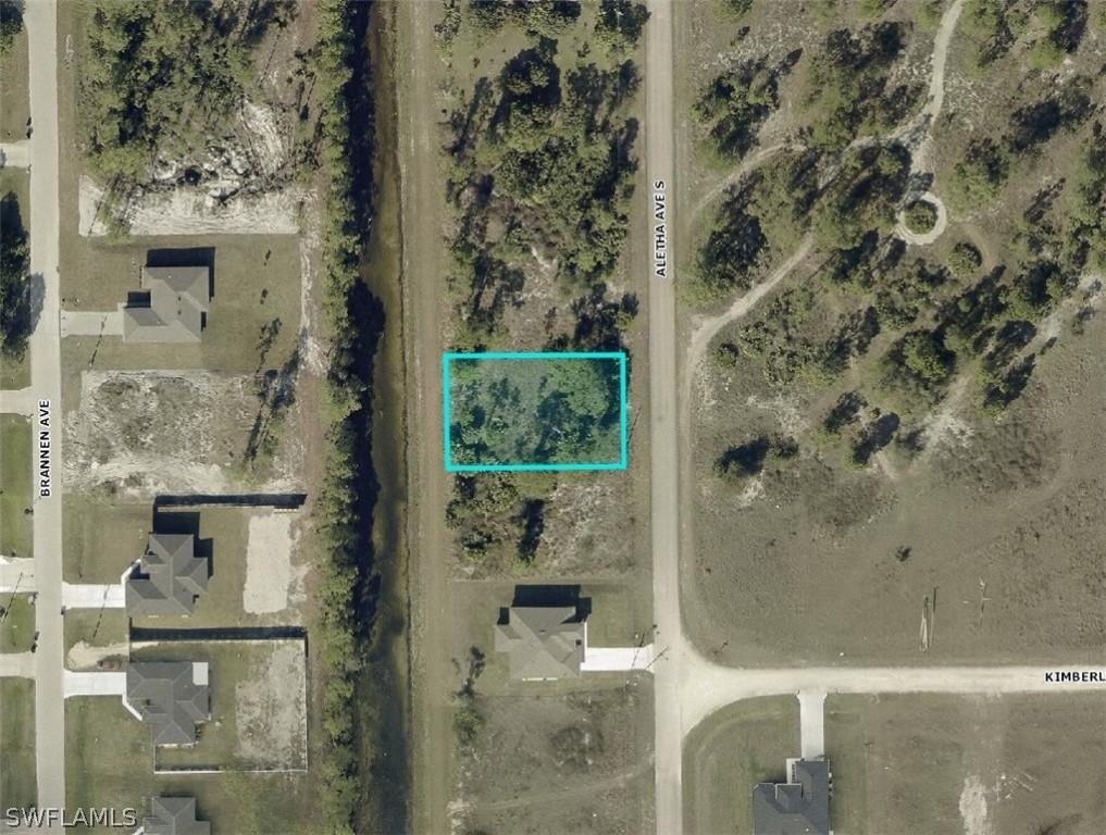 718 Aletha Ave., Lehigh Acres, FL 33974