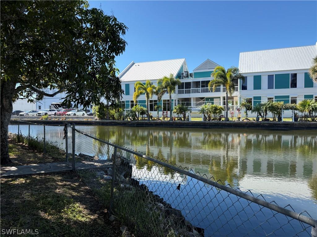 579 13th St., Naples, FL 34102