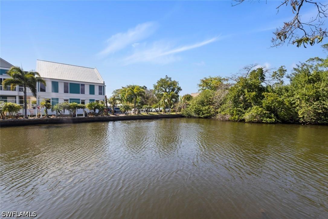 579 13th St., Naples, FL 34102