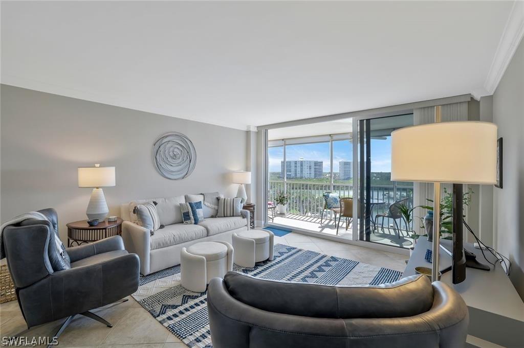 5 Bluebill Ave. #812, Naples, FL 34108