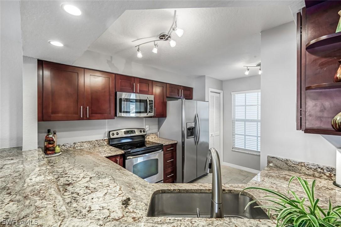 9580 Victoria Ln. #208A, Naples, FL 34109