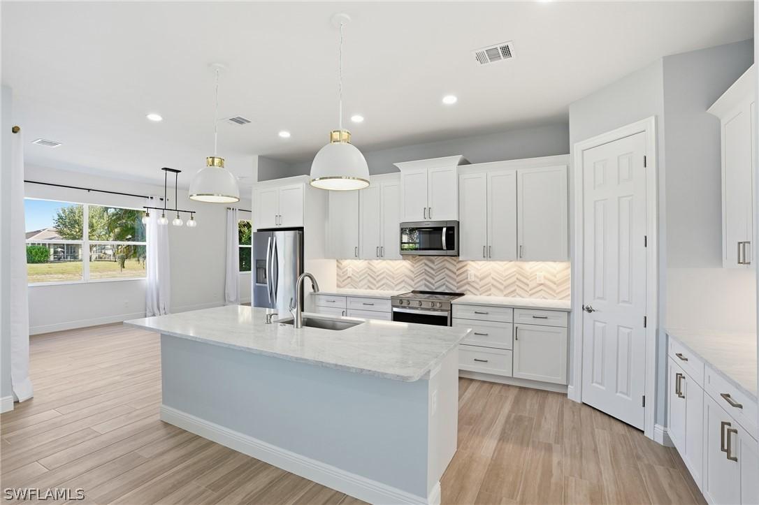 3479 Ocean Bluff Ct., Naples, FL 34120