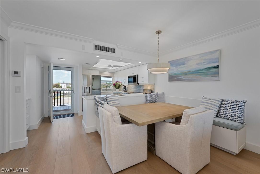 57 High Point Cir. #403, Naples, FL 34103