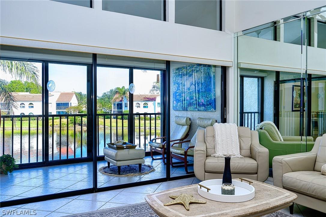 613 Beachwalk Cir. #J203, Naples, FL 34108