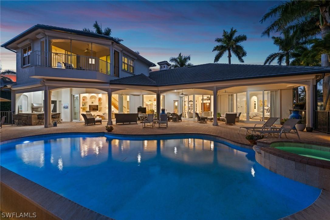 8812 Muirfield Dr., Naples, FL 34109