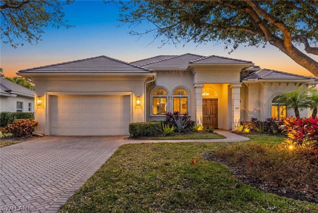 347 Saddlebrook Ln., Naples, FL 34110