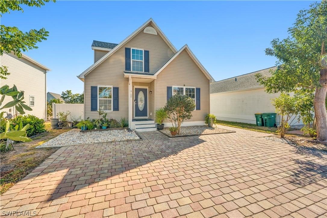 150 Leawood Cir., Naples, FL 34104