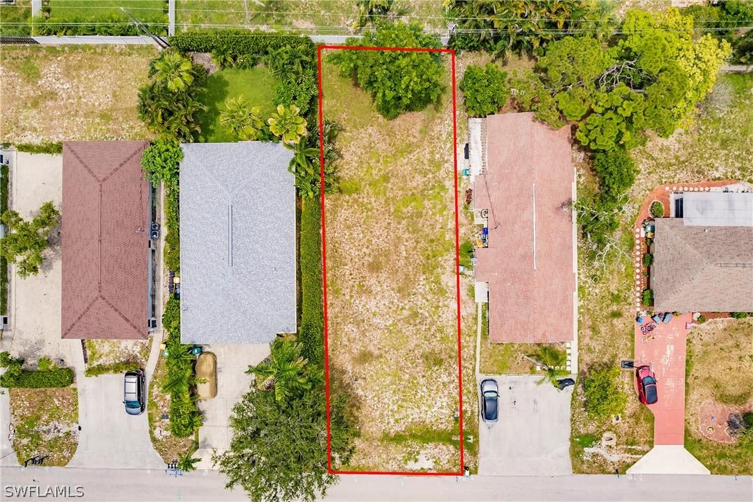 635 92nd Ave., Naples, FL 34108