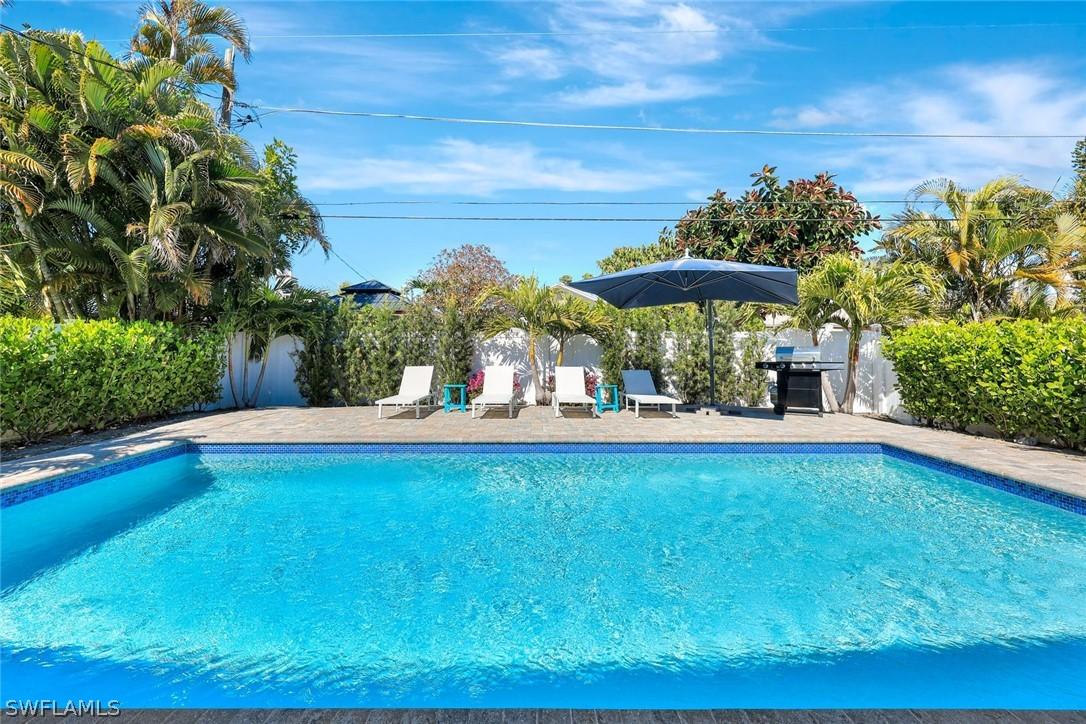 761 99th Ave., Naples, FL 34108