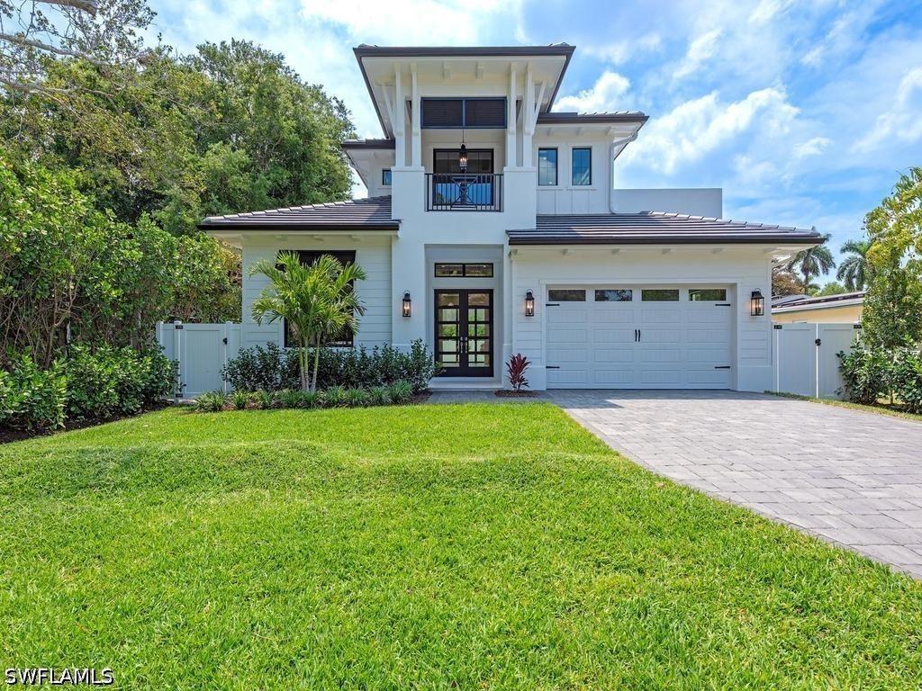1102 9th Ave., Naples, FL 34102