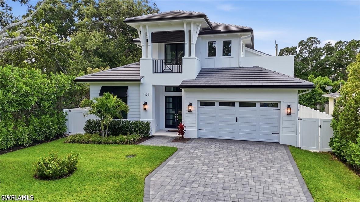 1102 9th Ave., Naples, FL 34102