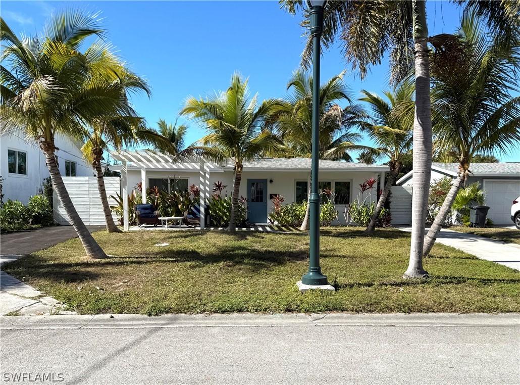 555 14th St., Naples, FL 34102