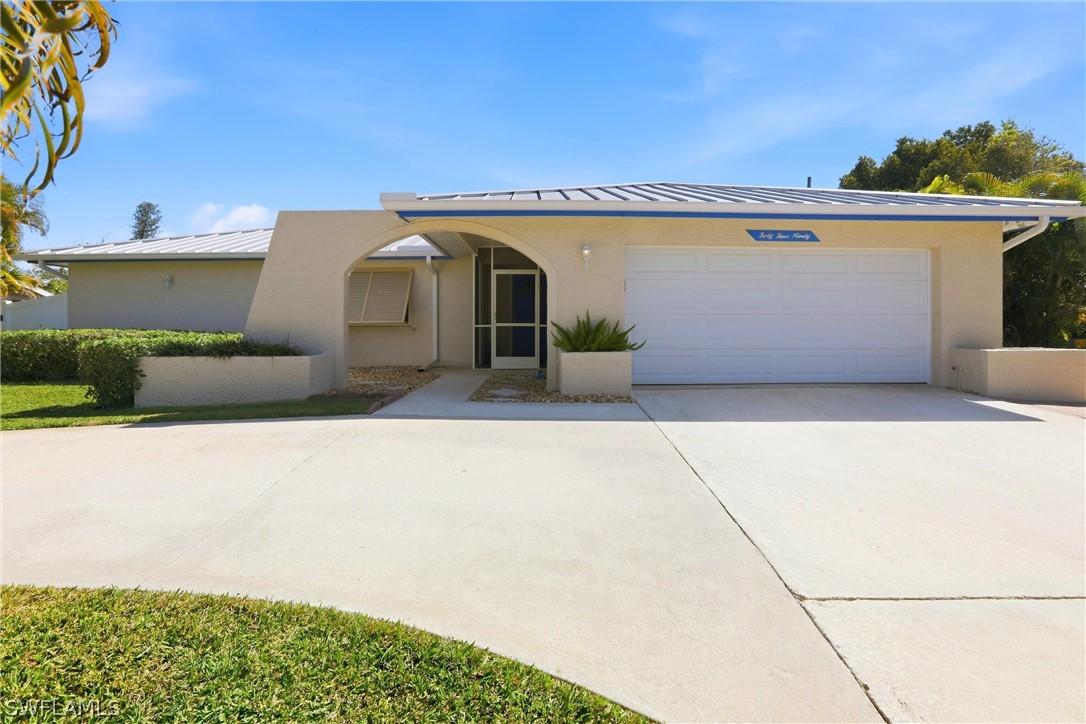4490 19th Ave., Naples, FL 34116