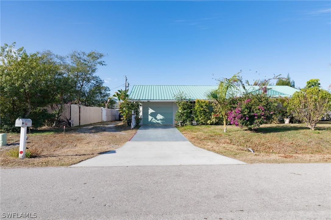 18568 Flamingo Rd., Fort Myers, FL 33967