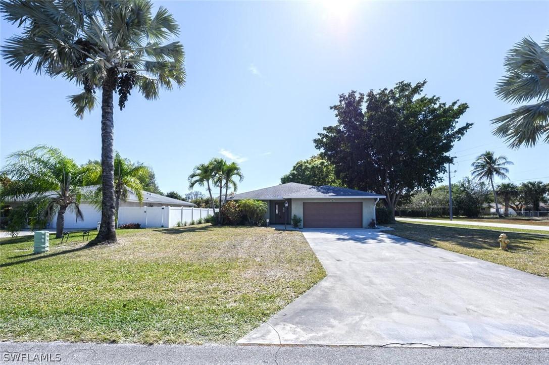 104 Johnnycake Dr., Naples, FL 34110