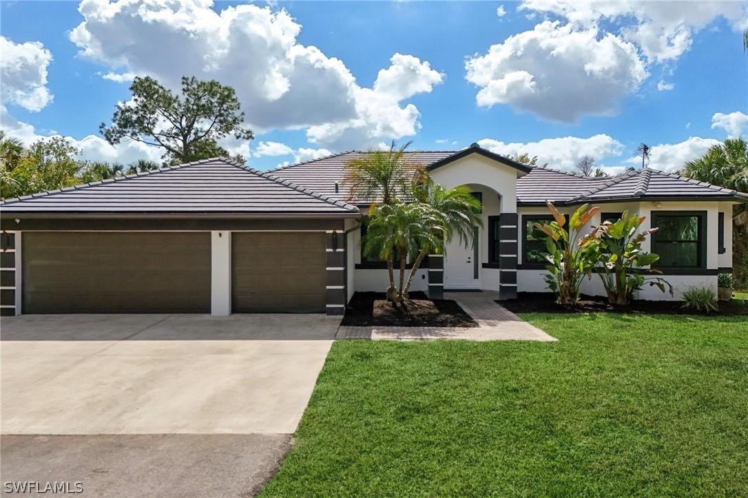 370 12th Ave., Naples, FL 34102