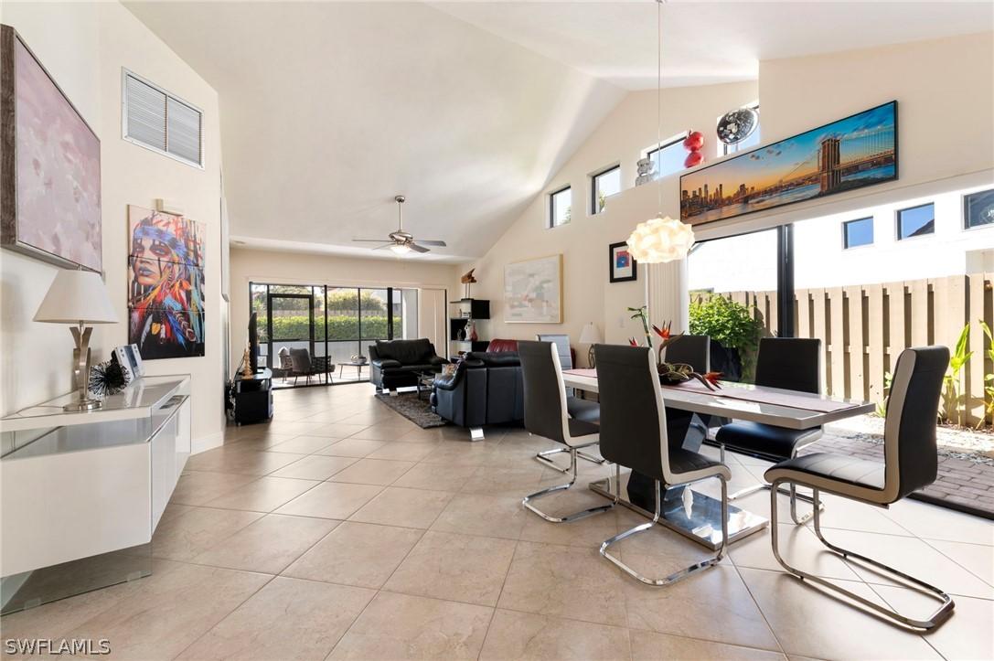 515 Beachwalk Cir., Naples, FL 34108