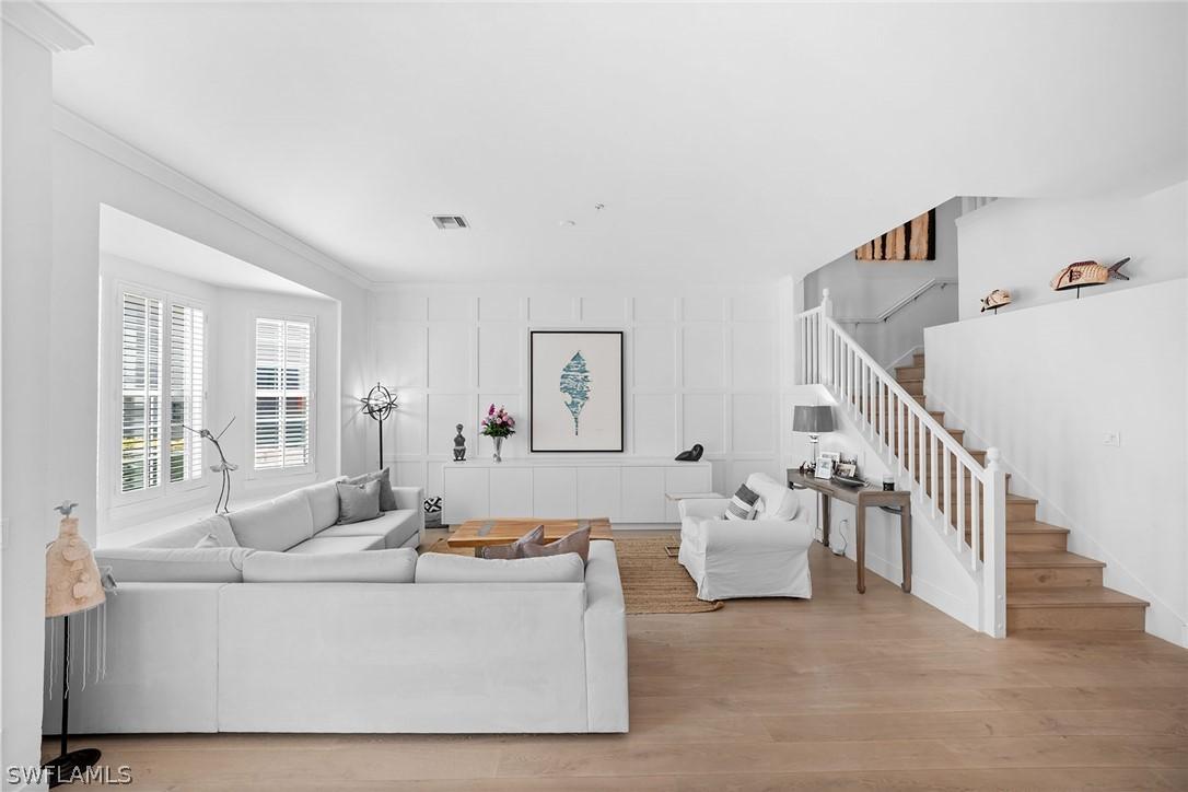 443 8th Ave. #104, Naples, FL 34102