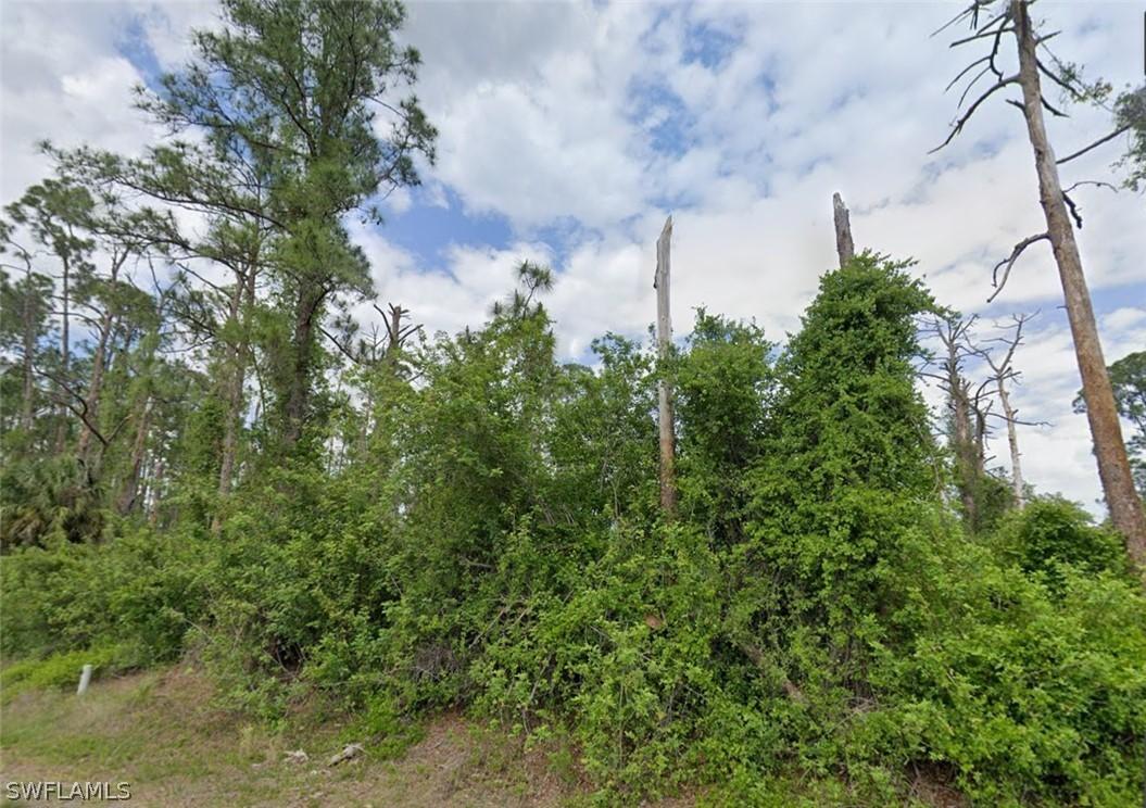 704 Wellington Ave., Lehigh Acres, FL 33972