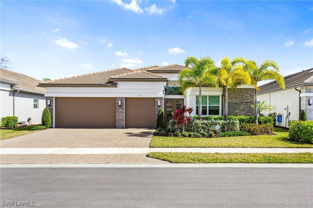 12058 Mimosa St., Naples, FL 34120