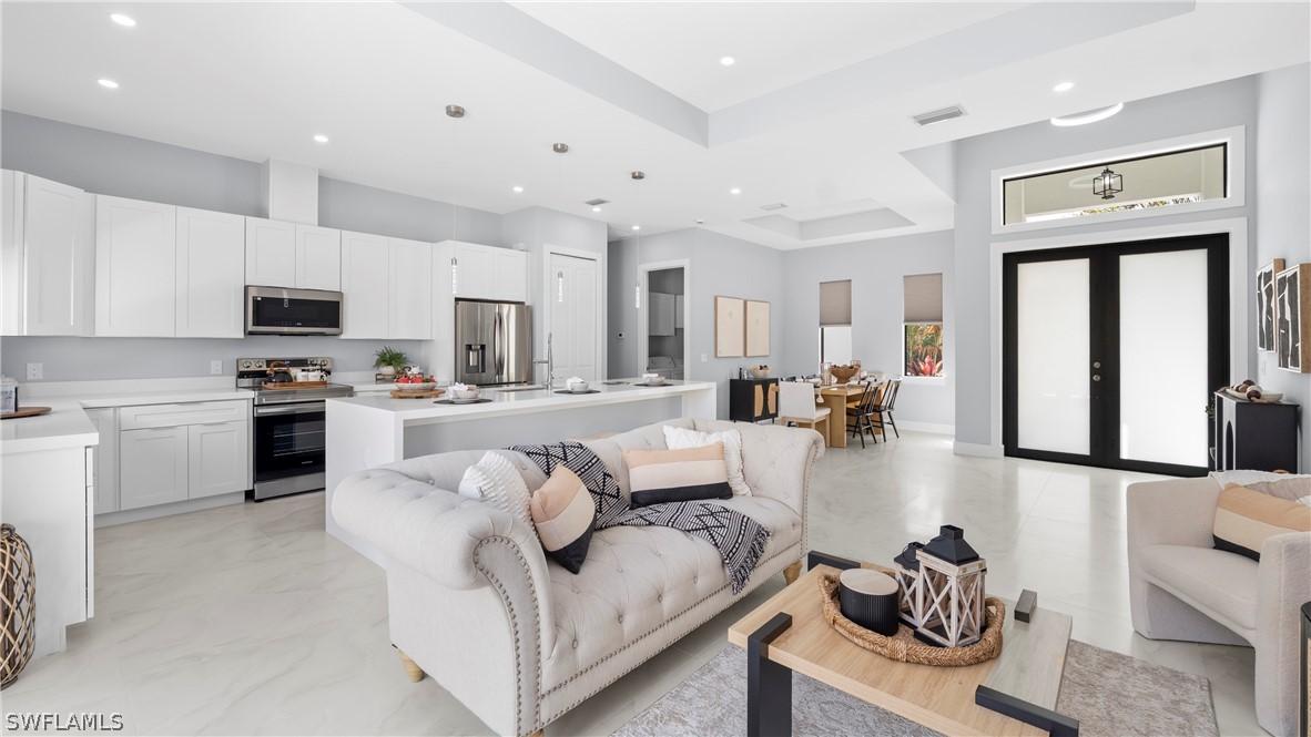 3335 66th Ave., Naples, FL 34120