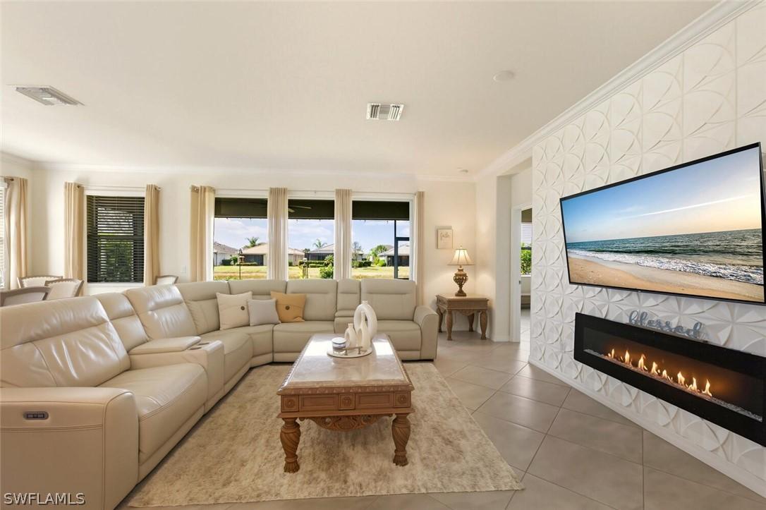 2275 Dancy St., Naples, FL 34120