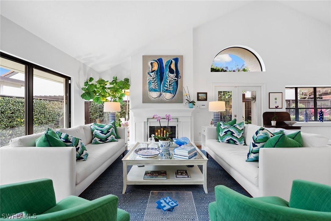 515 Bay Villas Ln. #111, Naples, FL 34108