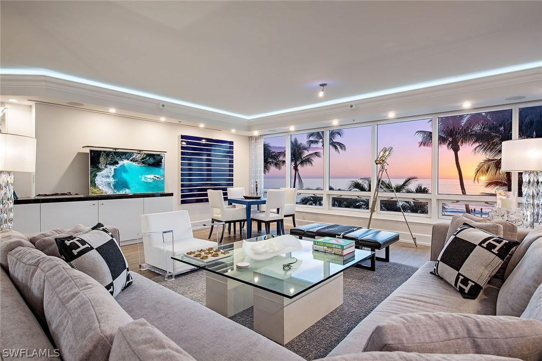 9235 Gulf Shore Dr. #TL2, Naples, FL 34108