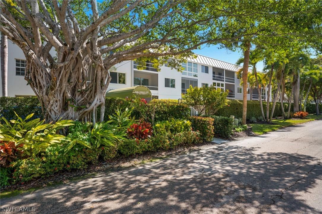 72 7th St. #108, Naples, FL 34102