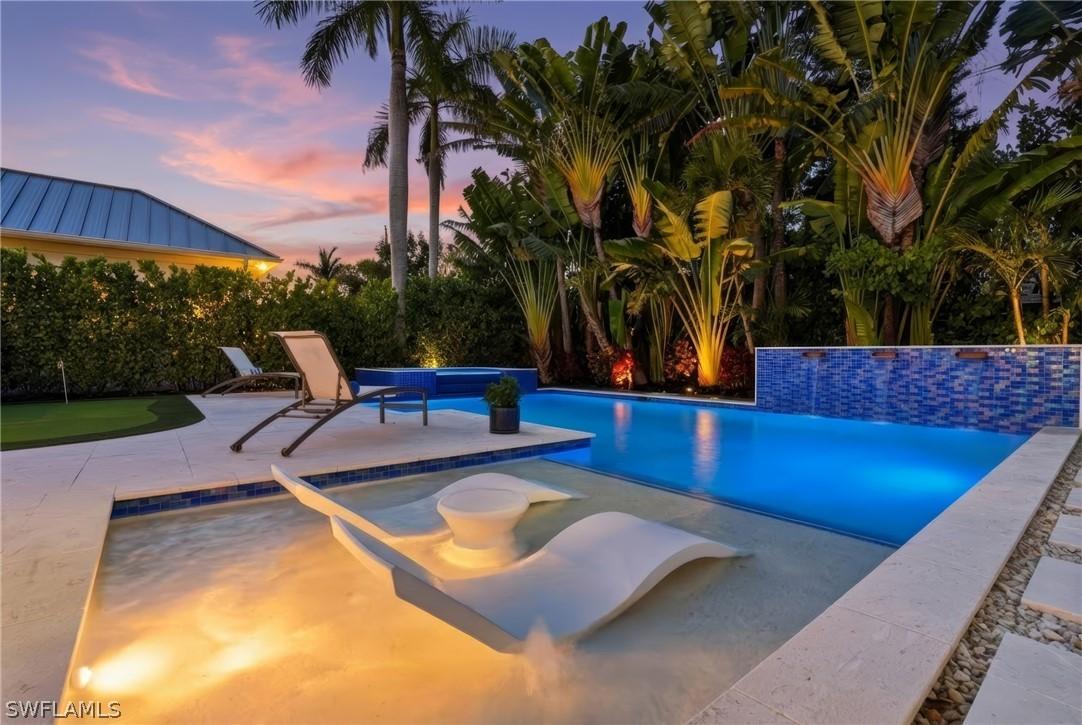 725 Harbour Dr., Naples, FL 34103