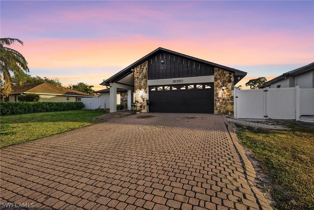 5050 32nd Ave., Naples, FL 34116