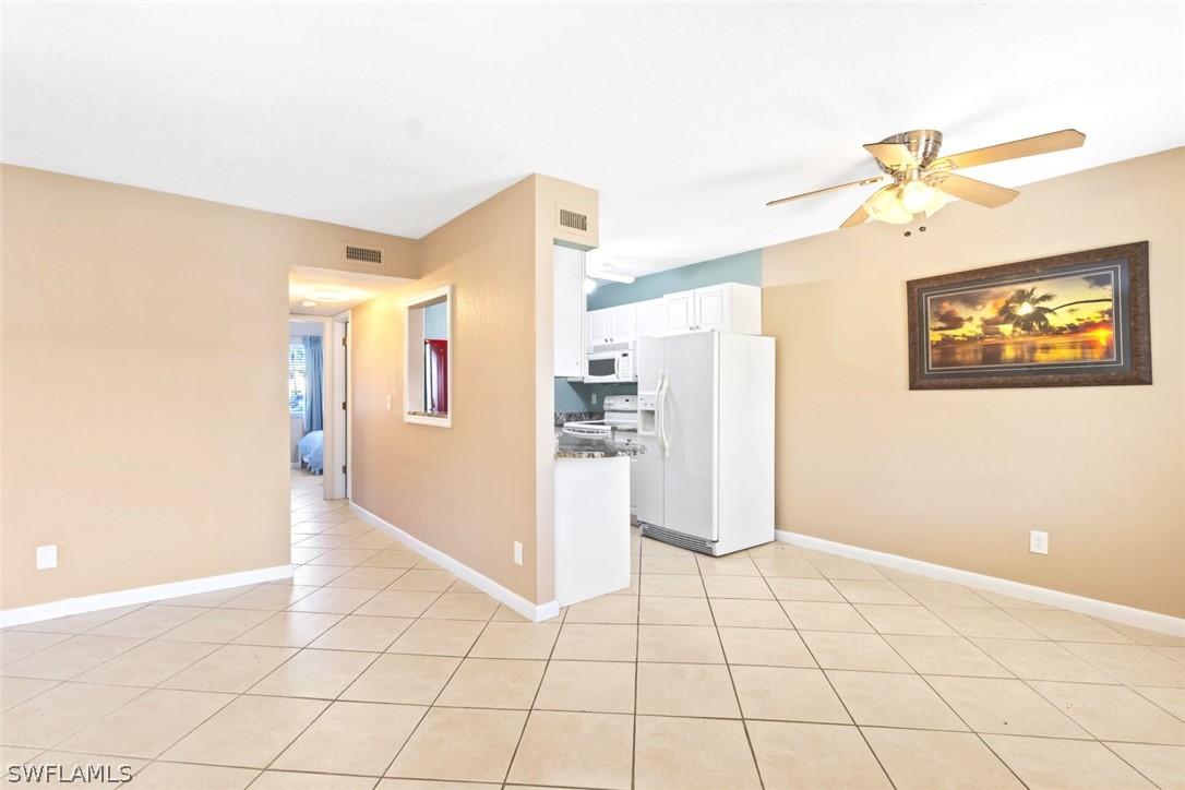 4629 Bayshore Dr. #J3, Naples, FL 34112